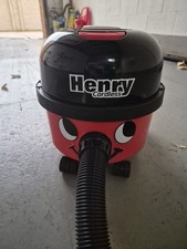 Henry Hoover Cordless Vacume Cleaner with Battery and Charger