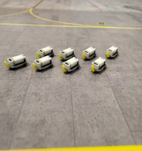 400 scale airport model - scale,
