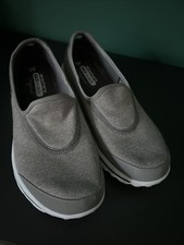 BNWOB Sketchers Go Walk Originals light grey size 5 