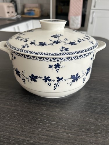 Vgc royal doulton china - vgc,