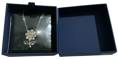 Butler wilson crystal daisy - &,