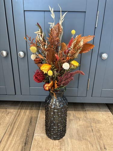Seasonal dried real - , flowers