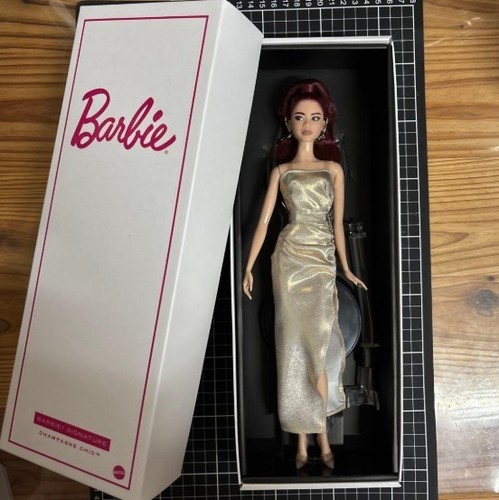 Barbie convention distribution - barbie,