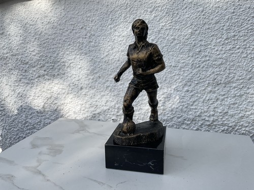 Bronze effect footballer - bronze,