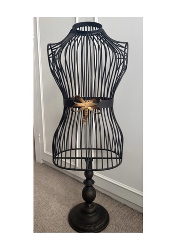 Vintage style french mannequin - style,