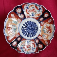 ANTIQUE ORIENTAL PLATE, WITH IMARI STYLE DESIGN