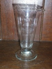 VINTAGE ETCHED GLASS APOTHECARY BEAKER SMALL CHEMISTRY MEASURE  6 INCHES TALL
