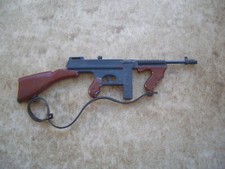 VINTAGE ACTION LRDG TOMMY GUN