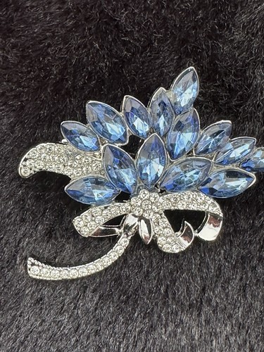Stunning silver blue - stunning,