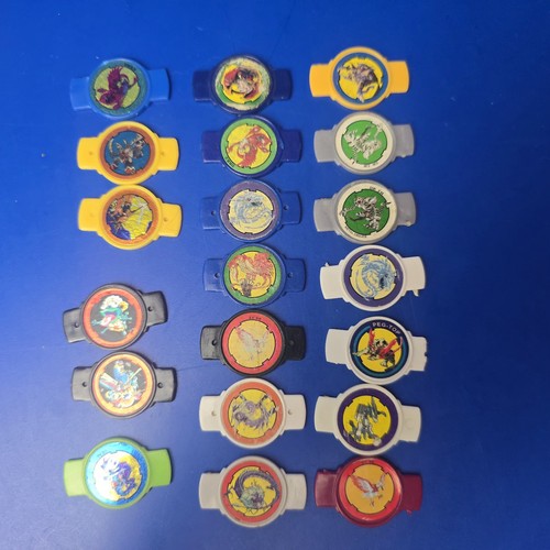 Beyblade bundle lot chip bits - beyblade,