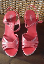 Vintage Original Faith Red