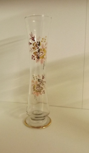 Lovely delicate little vase - lovely,