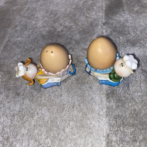 Novelty salt pepper - salt, shakers