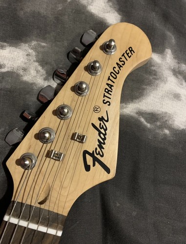 Fender stratocaster guitar - fender,