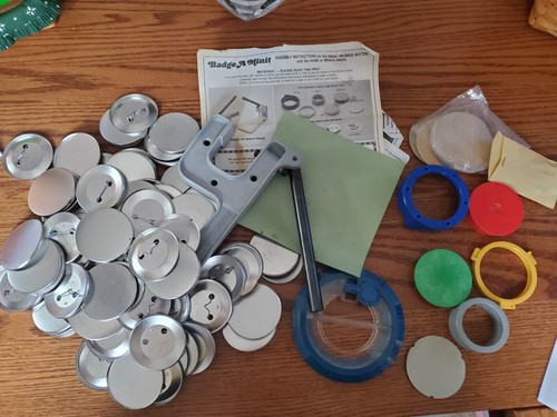 Badge minit button - badge-a-minit, kit