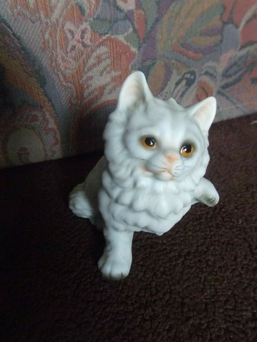Harvey knox porcelain cat - harvey,