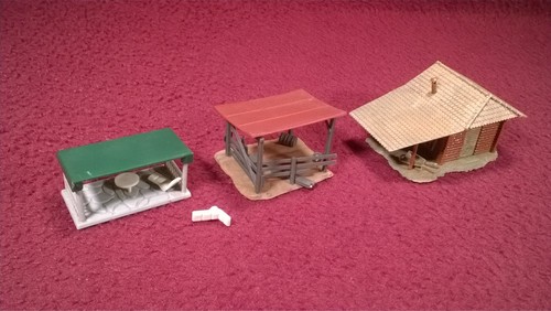 Scale small buildings - ho,