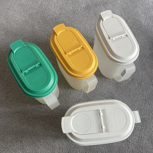 Tupperware store pour - store, n