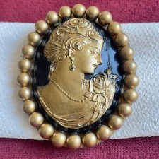 Vintage Cameo Brooch Retro