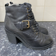 Schuh Block Heeled Black