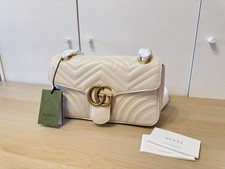 GG Marmont Medium shoulder bag