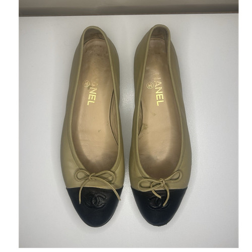 Chanel beige black leather - chanel,