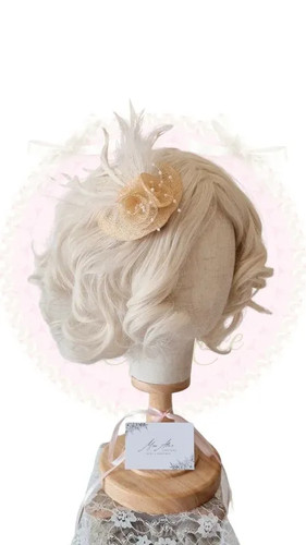 Vintage style beige pearl - beige,