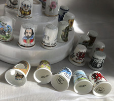 24 x Thimbles Bone China - Finsbury Fenton Queens Birchcroft - Peep Cat