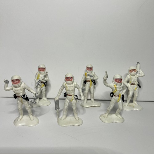 Vintage plastic spacemen - ld,