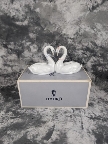 Lladro spain endless - "endless, love"