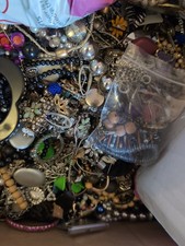 1kg broken jewellery bundle - 1kg,