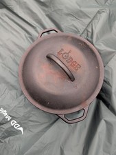 Lodge cast iron Dutch oven