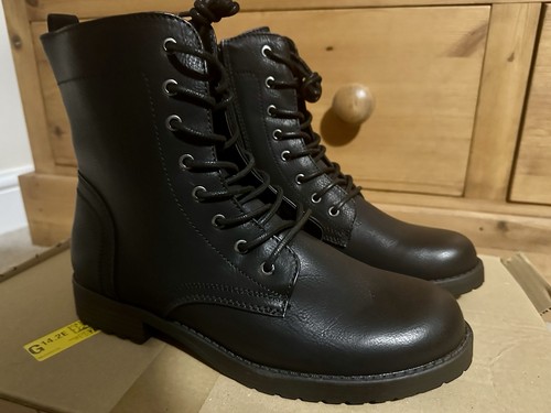 Ladies boots amazon essentials - amazon,