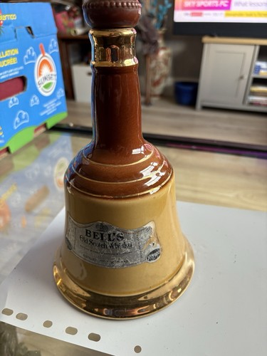 Large vintage wade bells - large,