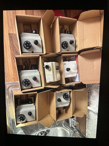 Hot water cylinder thermostats - hot,