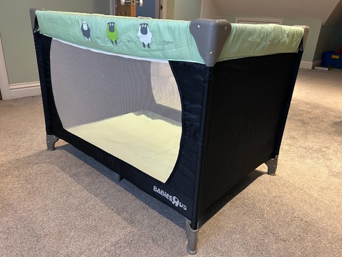 Babies travel cot - babies-r-us,