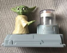 McDONALD’S TOY ~ LEVITATING YODA ~ 2011 ~ 4 X 2 X 3” ~ 13 YEARS OLD ~ VGC