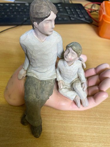 Willow tree safe hands - in,
