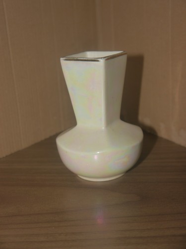 Vintage pearlised vase - pearlised, myott