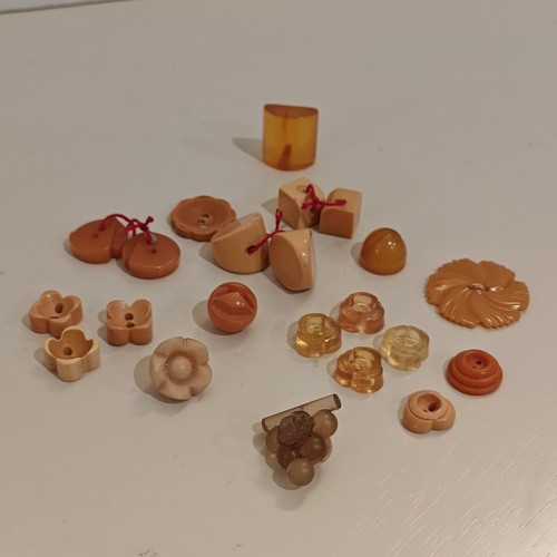 Mcm bakelite buttons and 1 - bakelite,