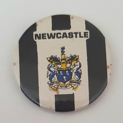Newcastle united pin badge - newcastle,