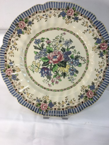 Vintage royal doulton - royal, 10"