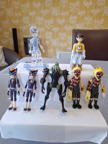 Ben assorted figure x - 10,