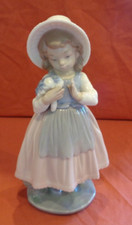 NAO  Lladro 348 Girl with