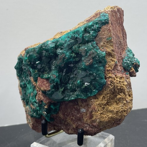Dioptase crystal with - crystal,