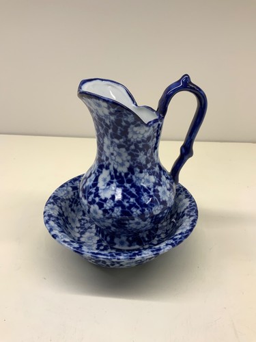 Victoria ware iron - victoria, blue