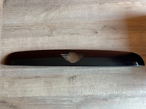 Gloss black rear - boot, handle