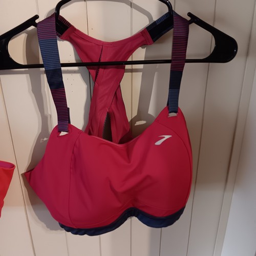 Brooks sports bras - sports,