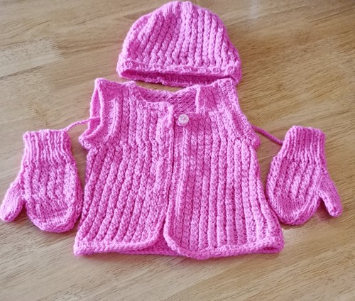 Babys hand knitted - , hat
