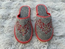 Women’s Felt Slippers With Beautiful Patterns.